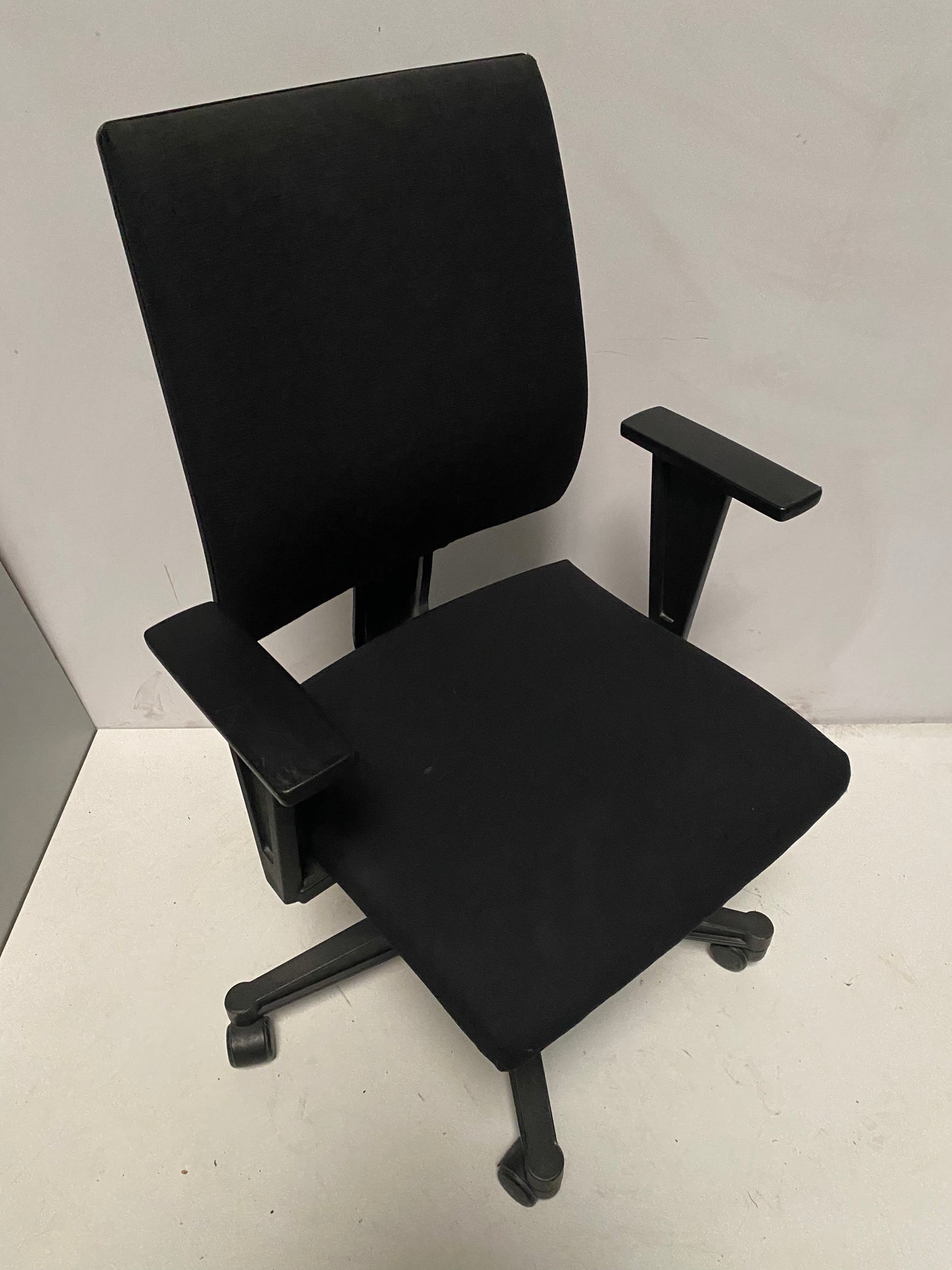 SILLA OPERATIVA LINEAS RECTAS