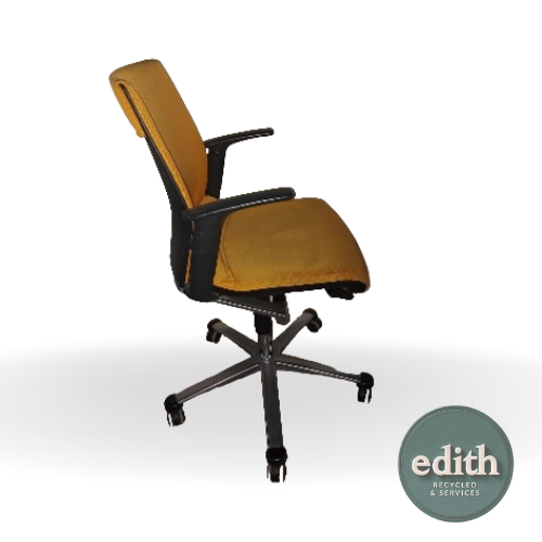 SILLA OPERATIVA AMARILLA WILKHAHN. PRECIO SIN RETAPIZAR.