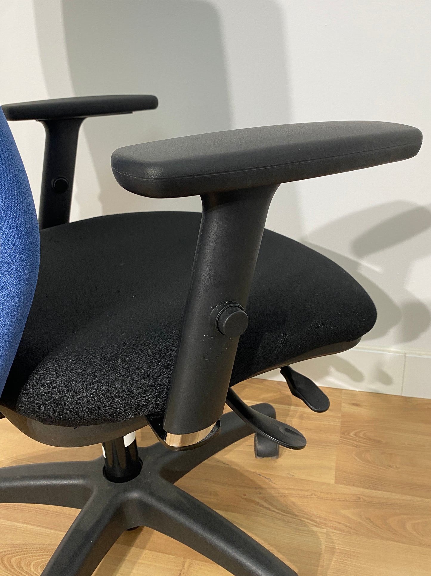 SILLA OPERATIVA MODELO VELA