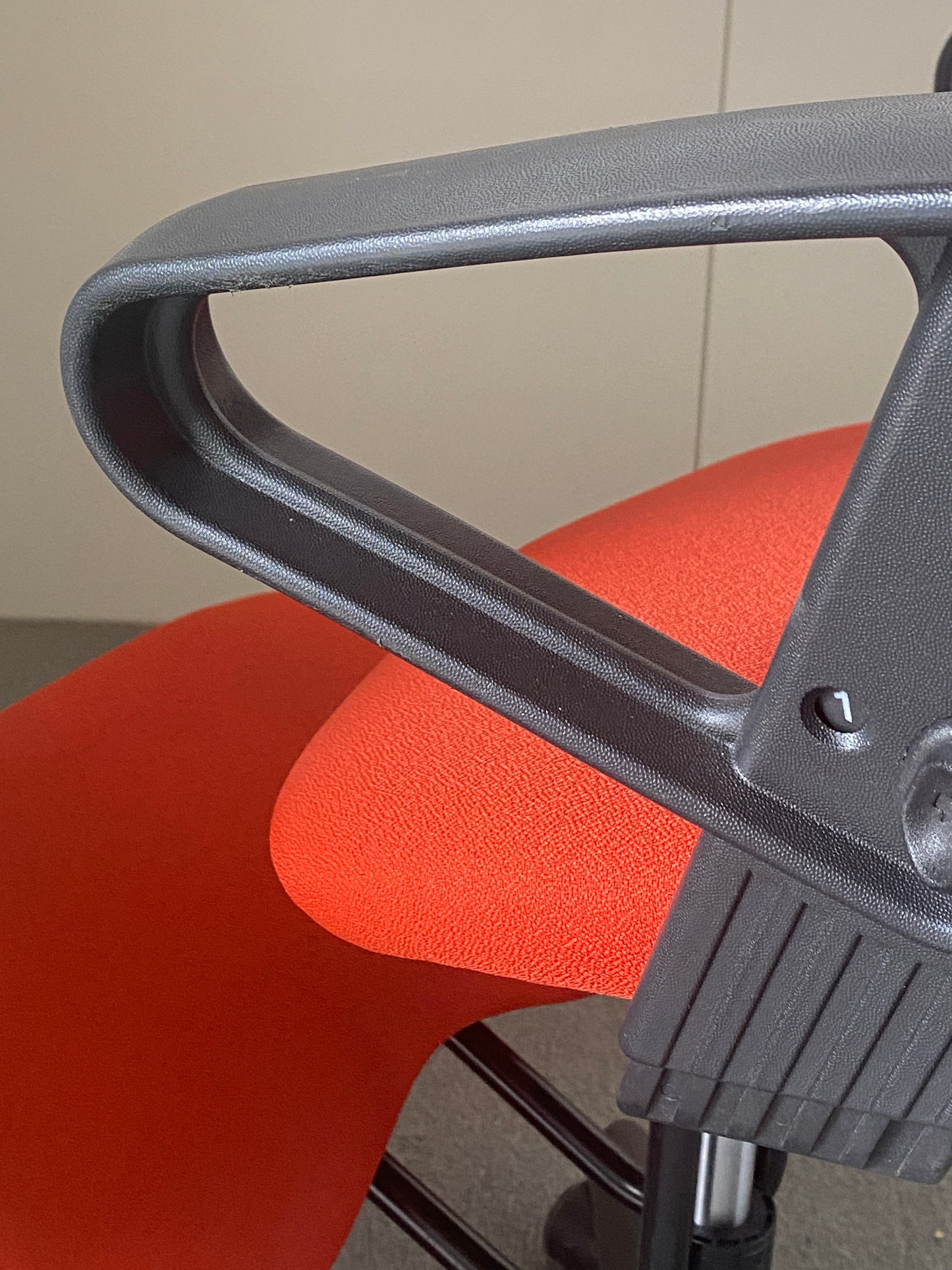 SILLA OPERATIVA ERGONOMICO-POSTURAL