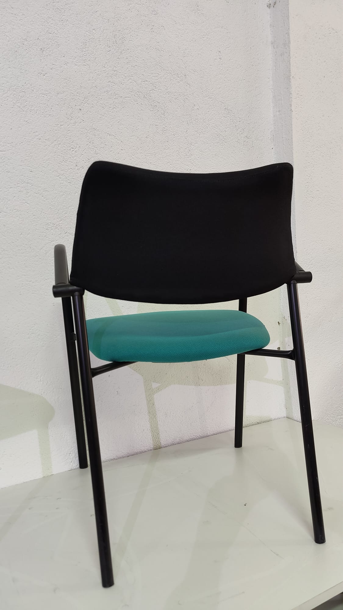 SILLA CONFIDENTE 4 PATAS NEGRA Y VERDE