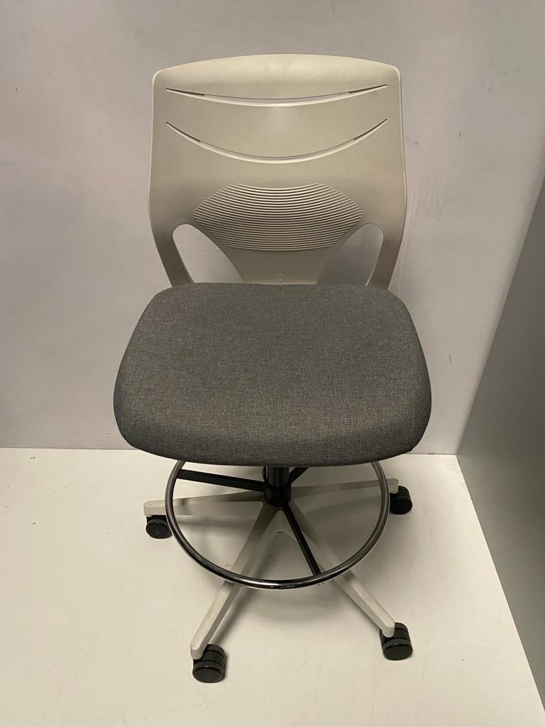 SILLA CONFIDENTE BLANCA Y GRIS ACTIU