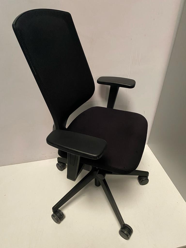 SILLA OPERATIVA MALLA NEGRA RESPALDO REDONDEADO