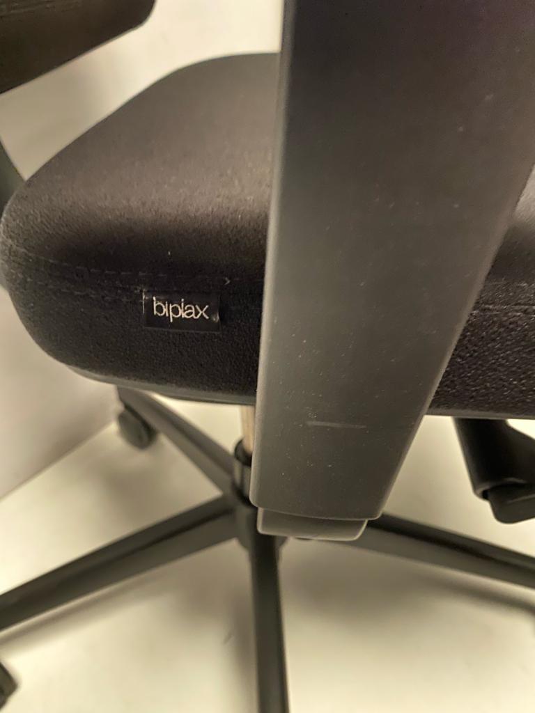 SILLA OPERATIVA BIPLAX NEGRA RESPALDO OVALADO