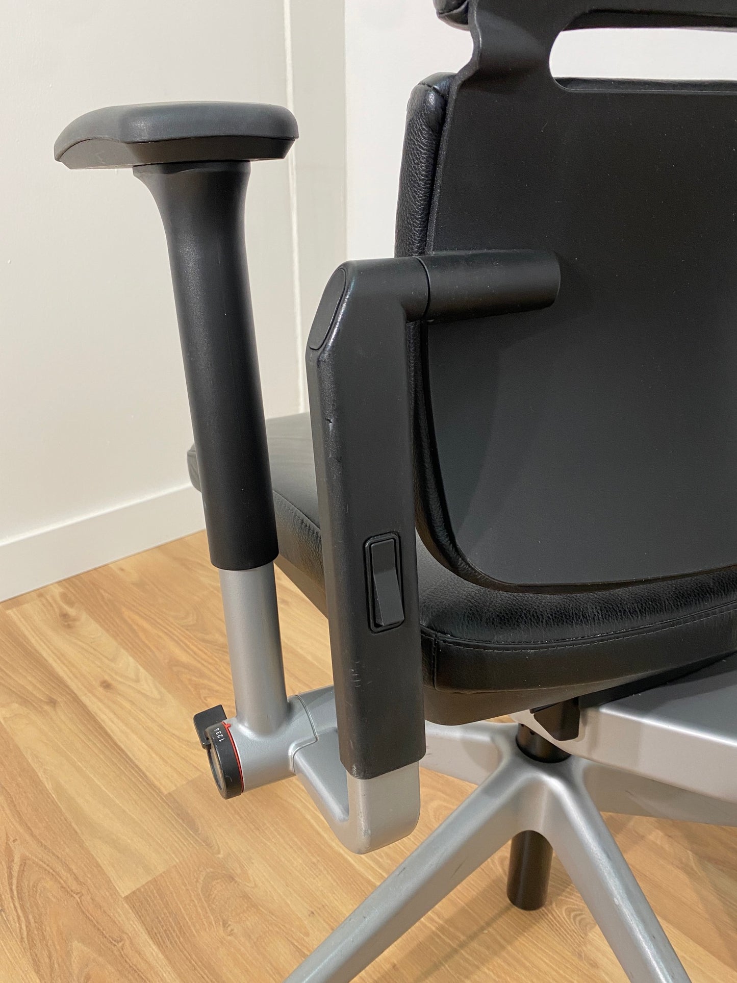 SILLA DIRECCION PLEASE II EN PIEL