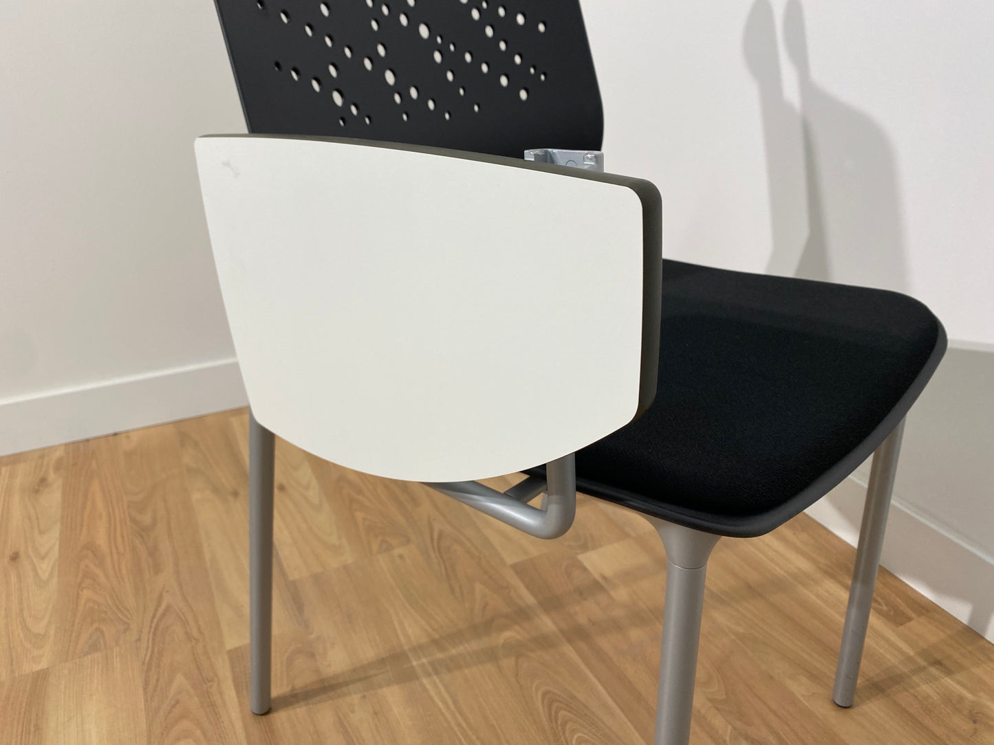 SILLA COLECTIVIDADES CON PALA DERECHA