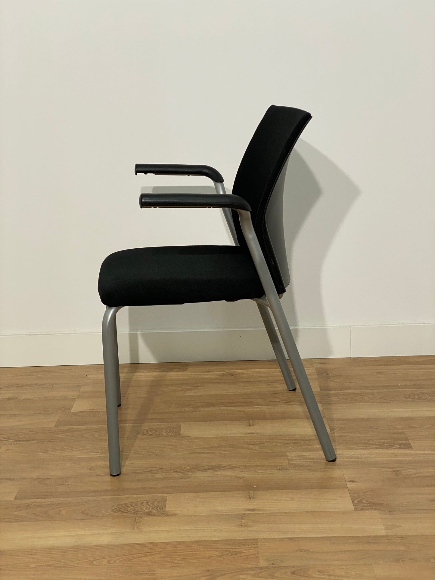 SILLA CONFIDENTE MODELO EASTSIDE