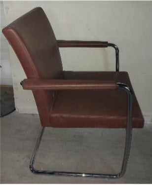 SILLA CONFIDENTE CUERO MARRON