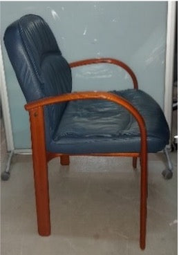 SILLA CONFIDENTE CUERO AZUL MADERA