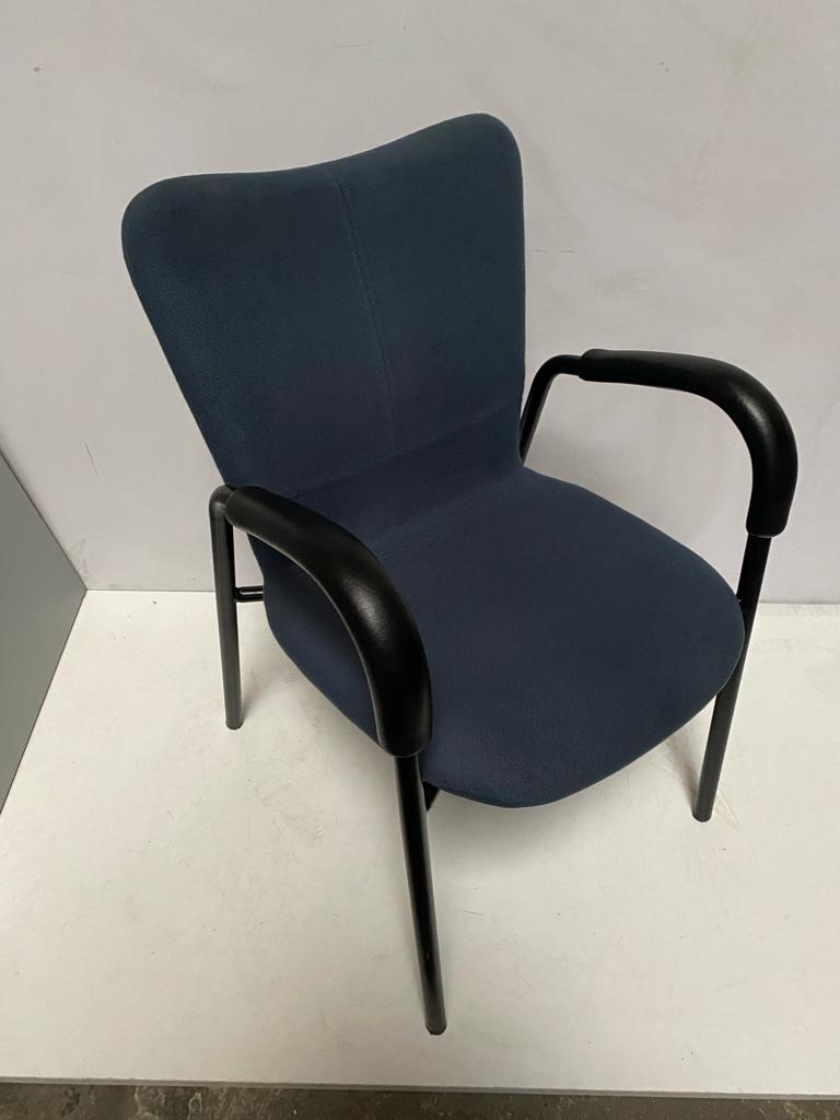 SILLA AZUL RESPALDO CORAZON