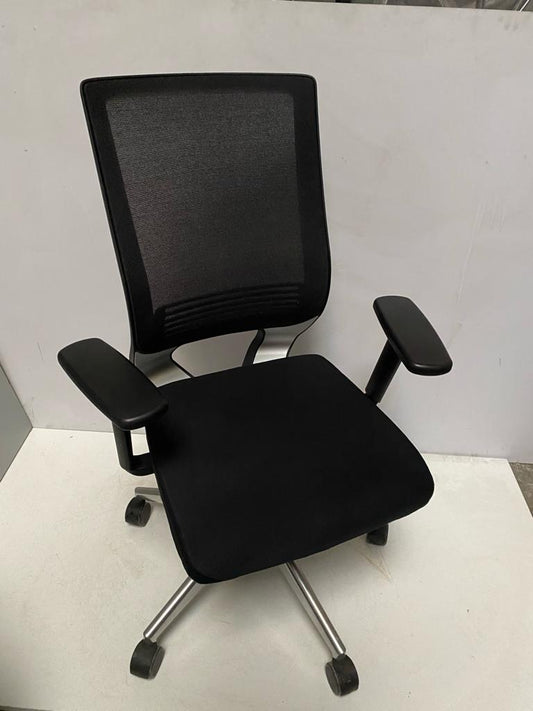 SILLA OPERATIVA NEGRA MALLA Y CROMO