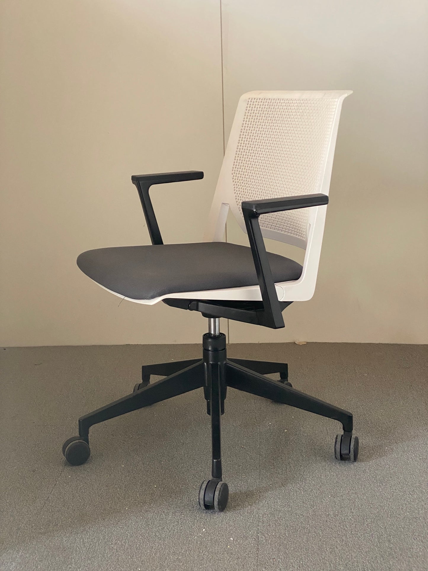 SILLA CONFIDENTE  MODELO VERY