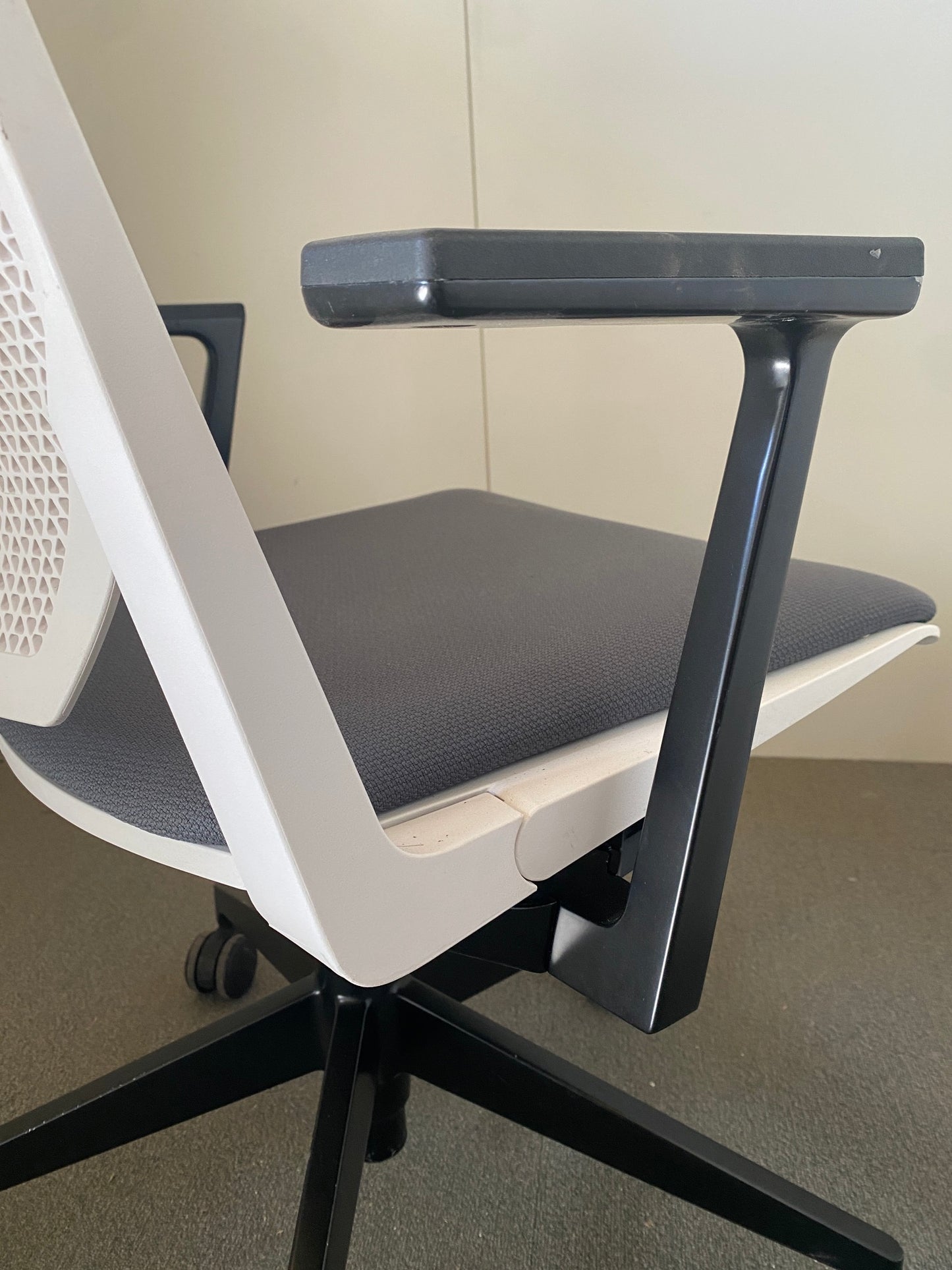 SILLA CONFIDENTE  MODELO VERY