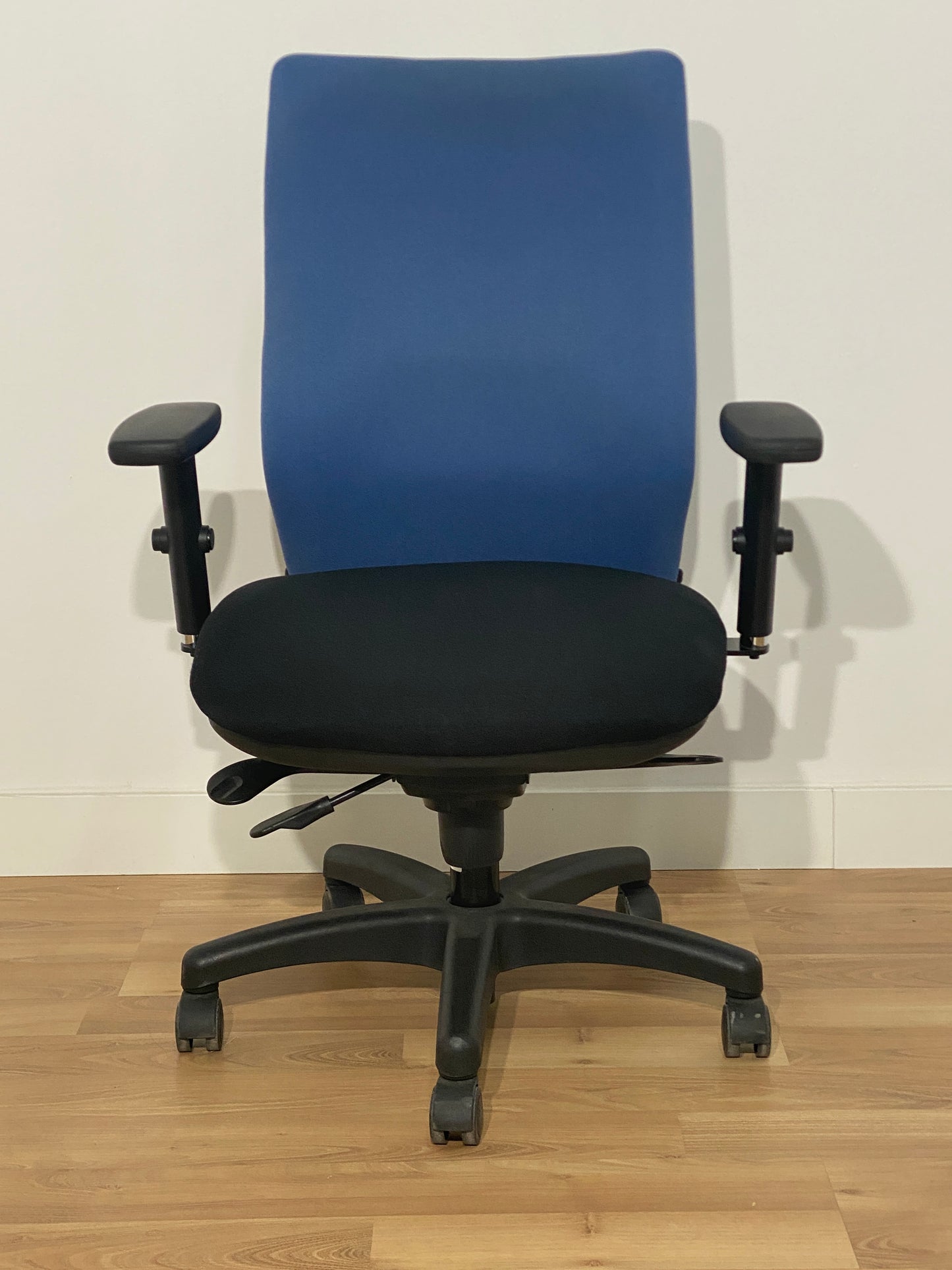 SILLA OPERATIVA MODELO VELA