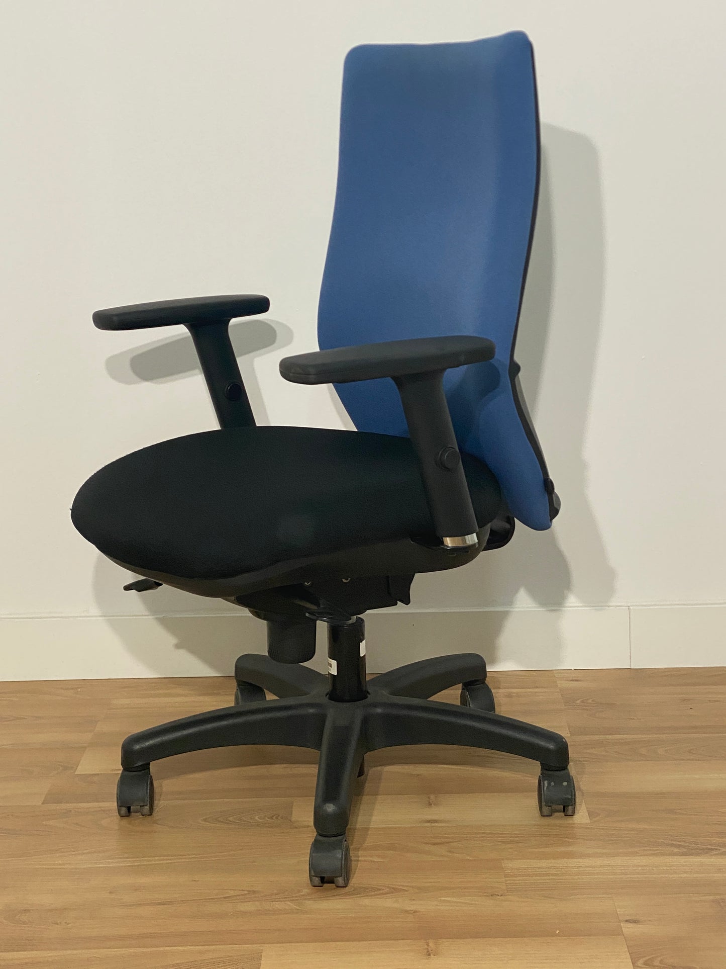 SILLA OPERATIVA MODELO VELA