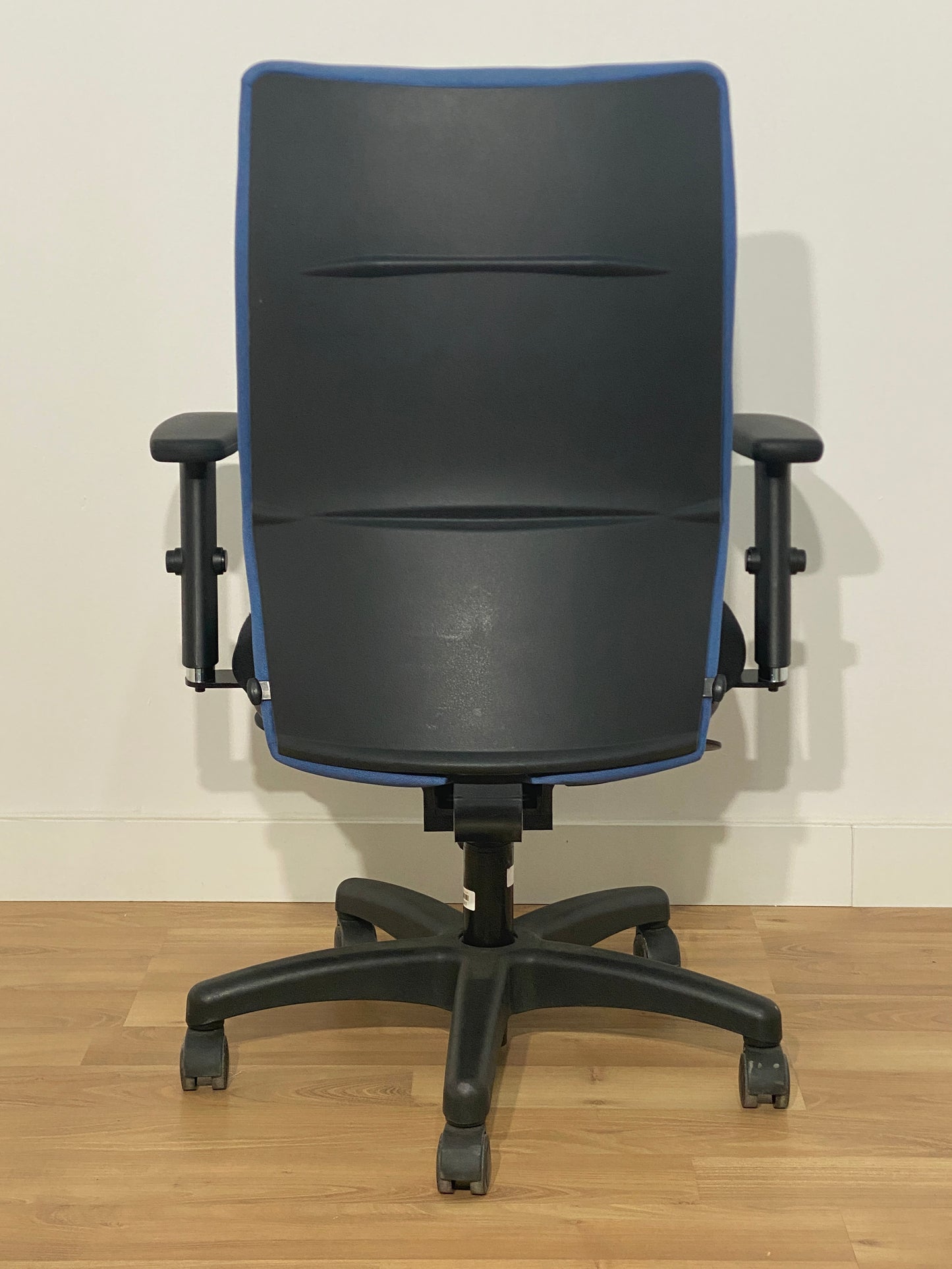 SILLA OPERATIVA MODELO VELA