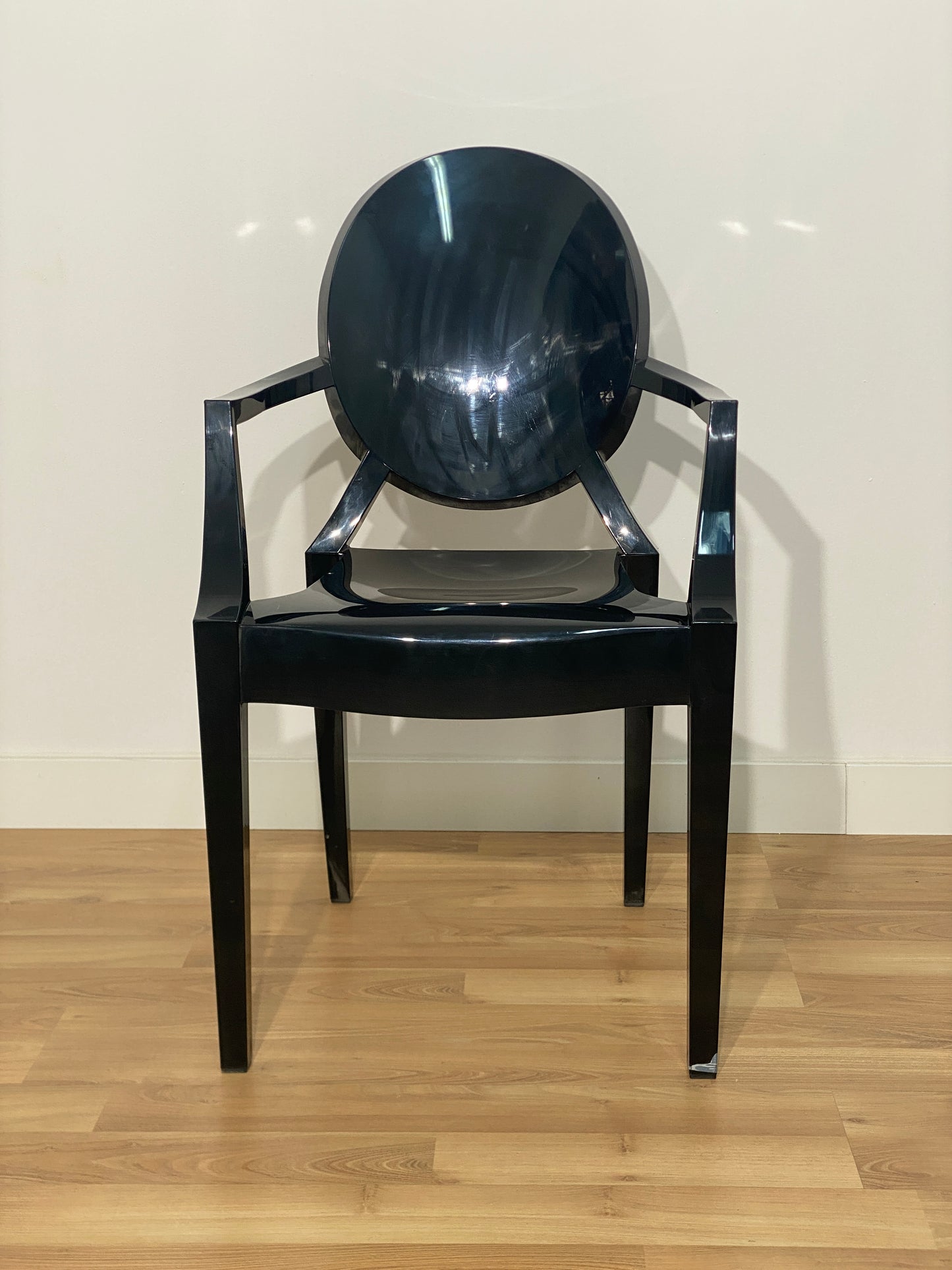 SILLA COLECTIVIDADES LOUIS GHOST NEGRA ORIGINALES