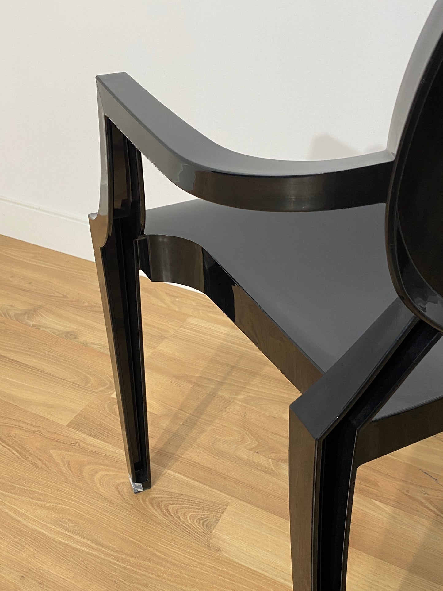 SILLA COLECTIVIDADES LOUIS GHOST NEGRA ORIGINALES