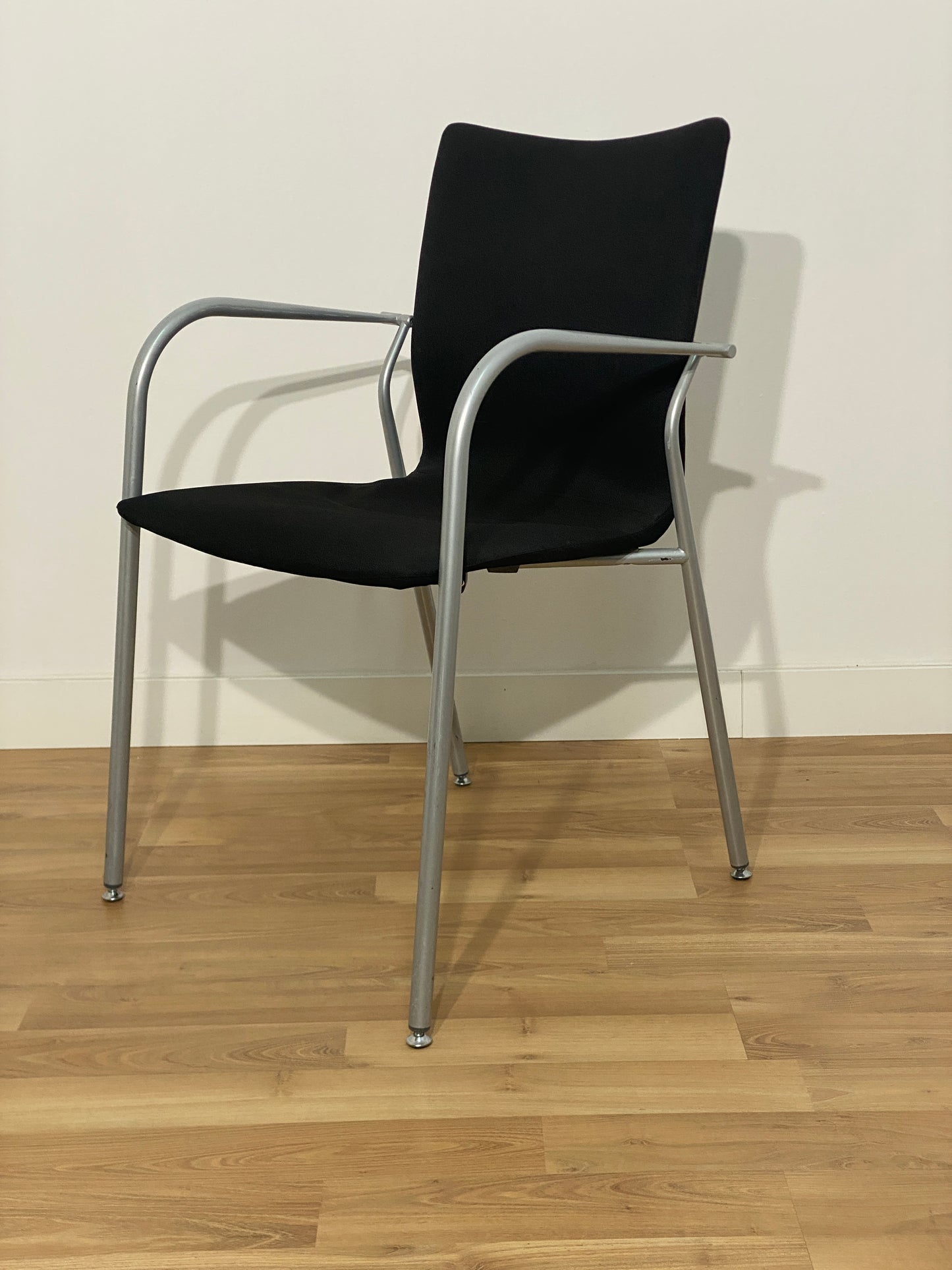 SILLA CONFIDENTE CON BRAZOS