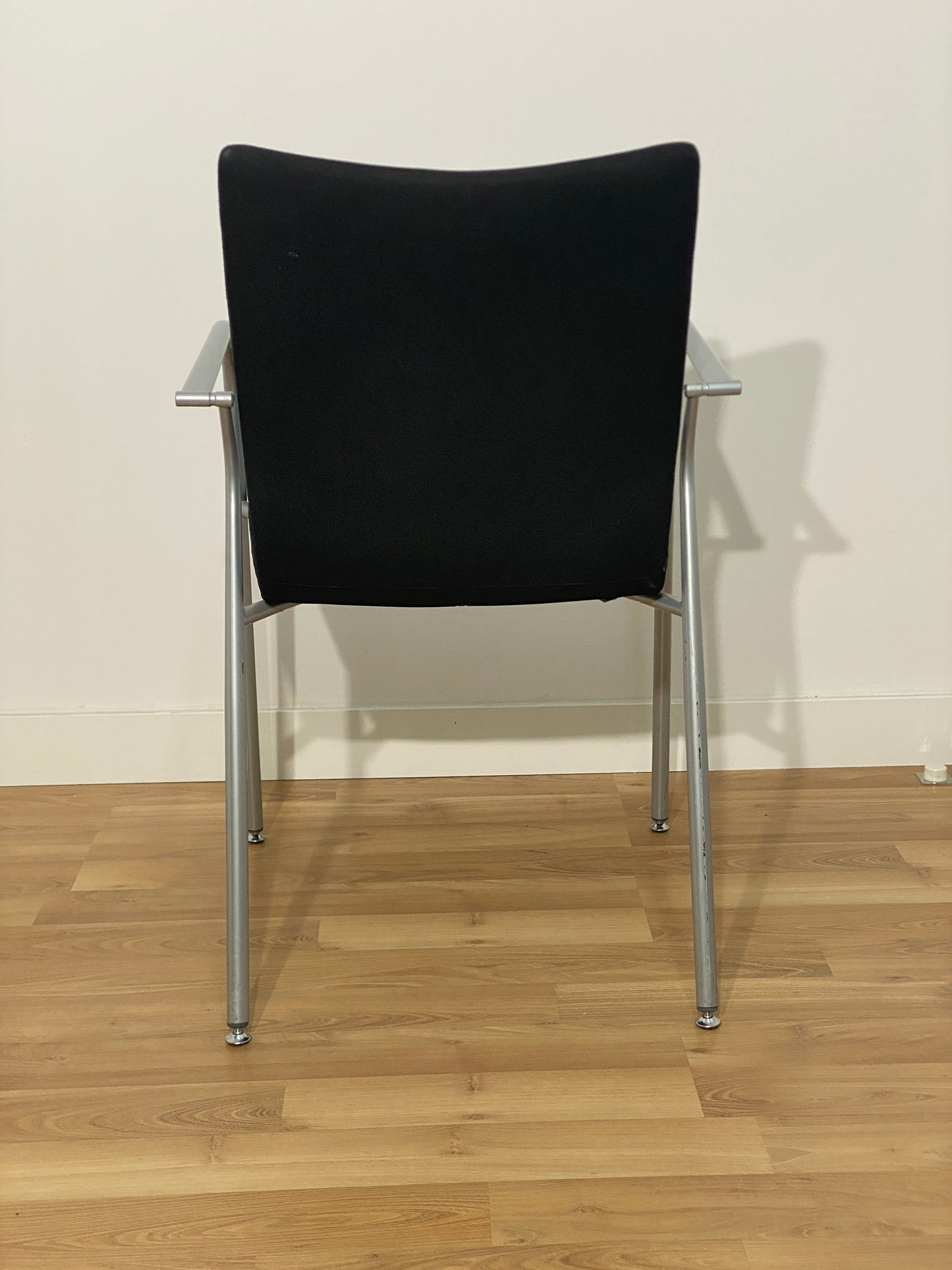 SILLA CONFIDENTE CON BRAZOS