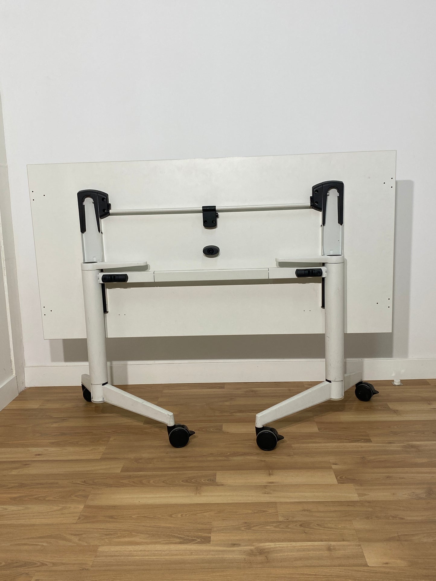 MESA OPERATIVA ABATIBLE FLIP TOP