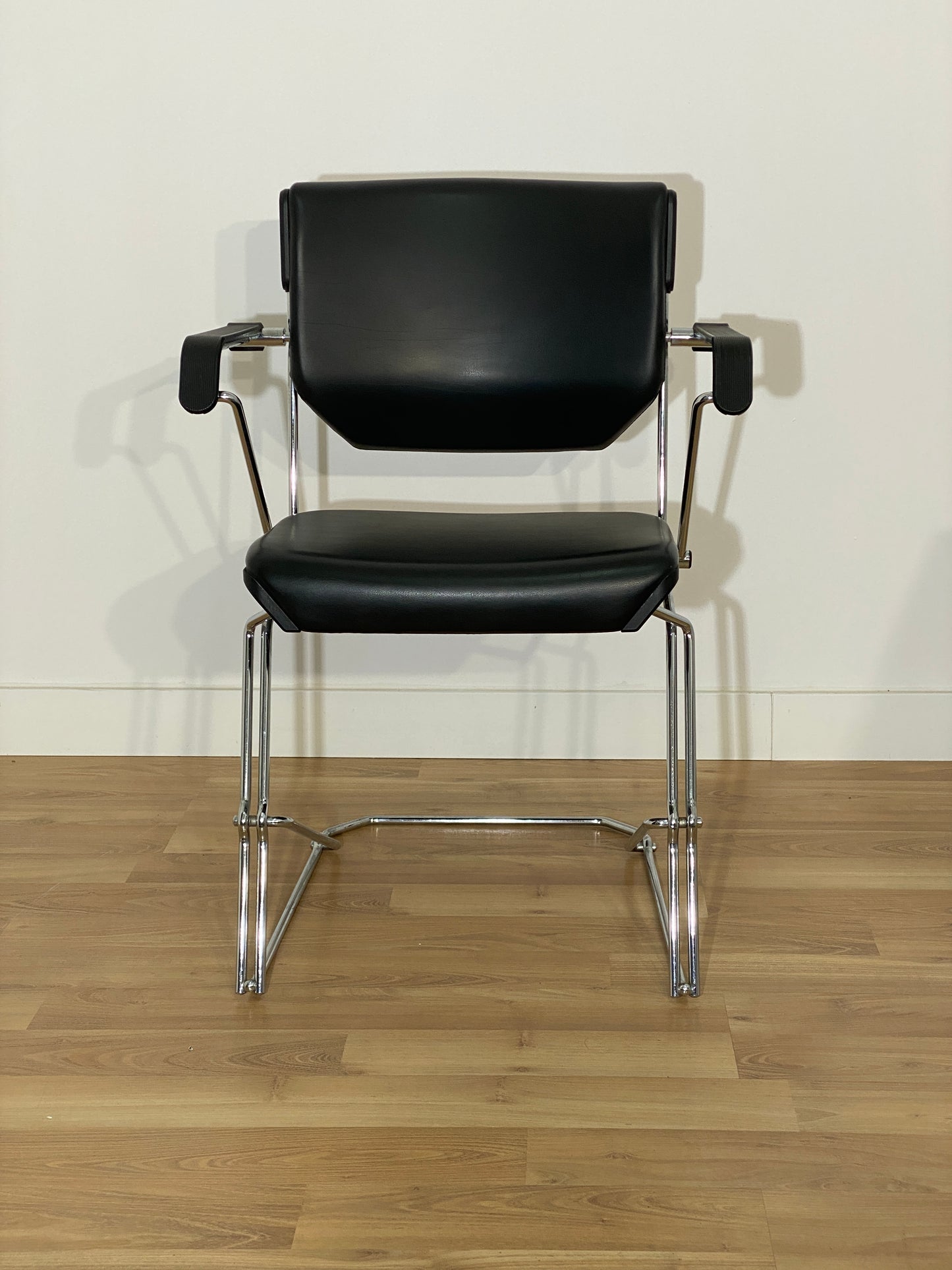 SILLA CONFIDENTE GIROFLEX NEGRA