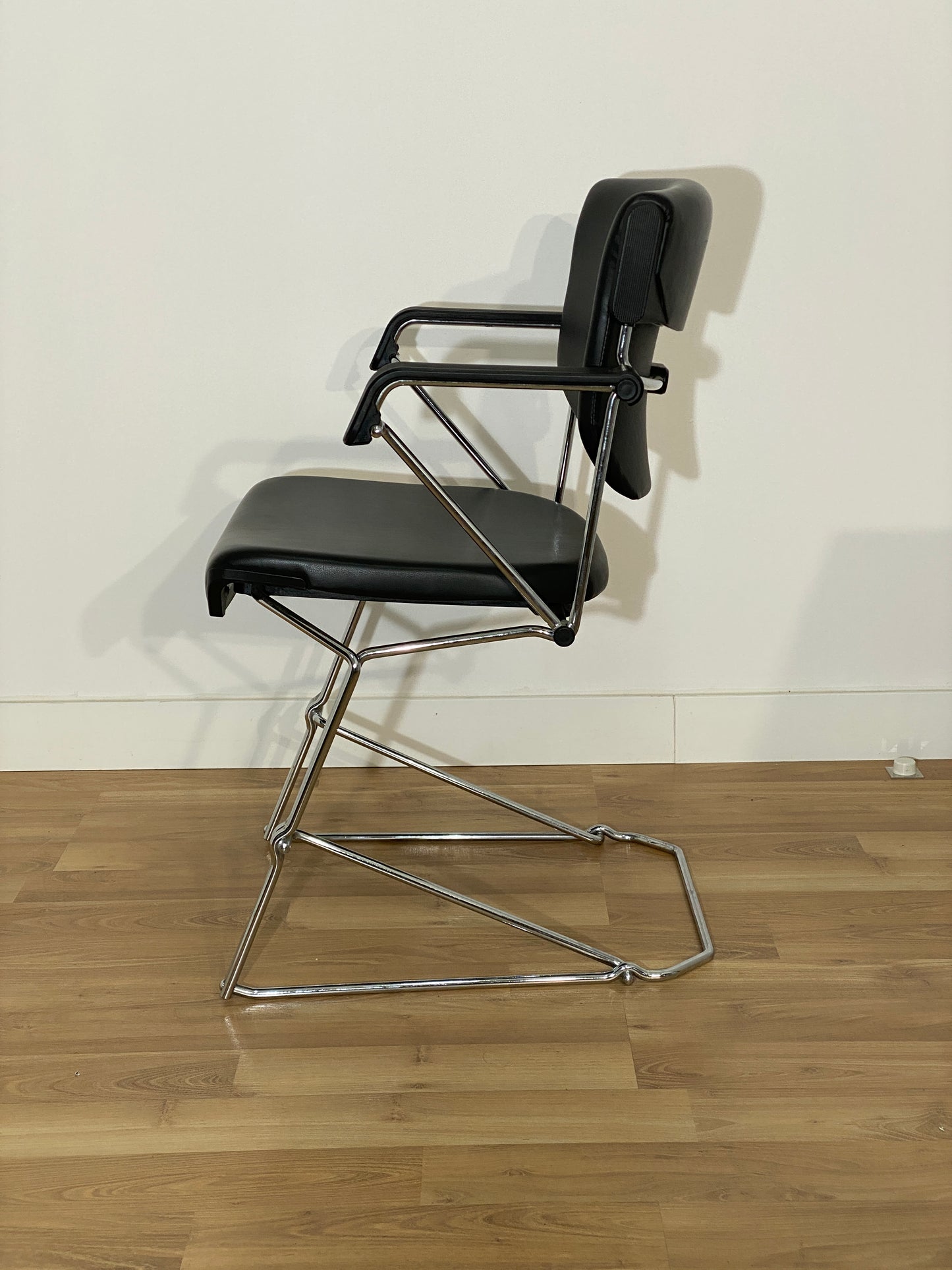 SILLA CONFIDENTE GIROFLEX NEGRA