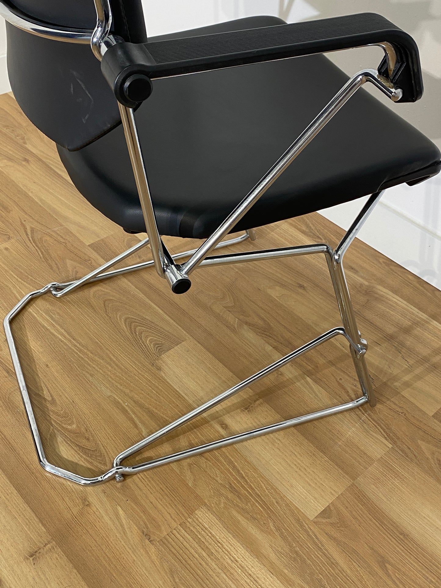 SILLA CONFIDENTE GIROFLEX NEGRA