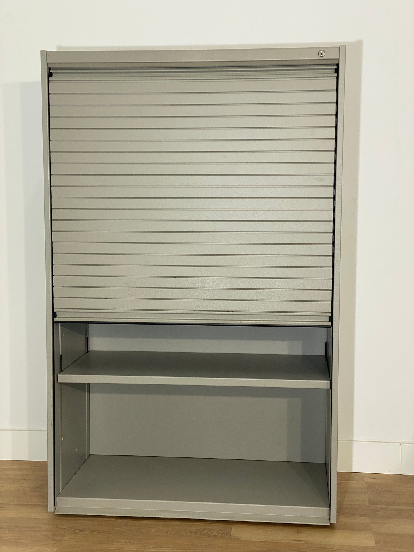 ARMARIO MEDIANO, GRIS, METALICO, PERSIANA 130X80X47