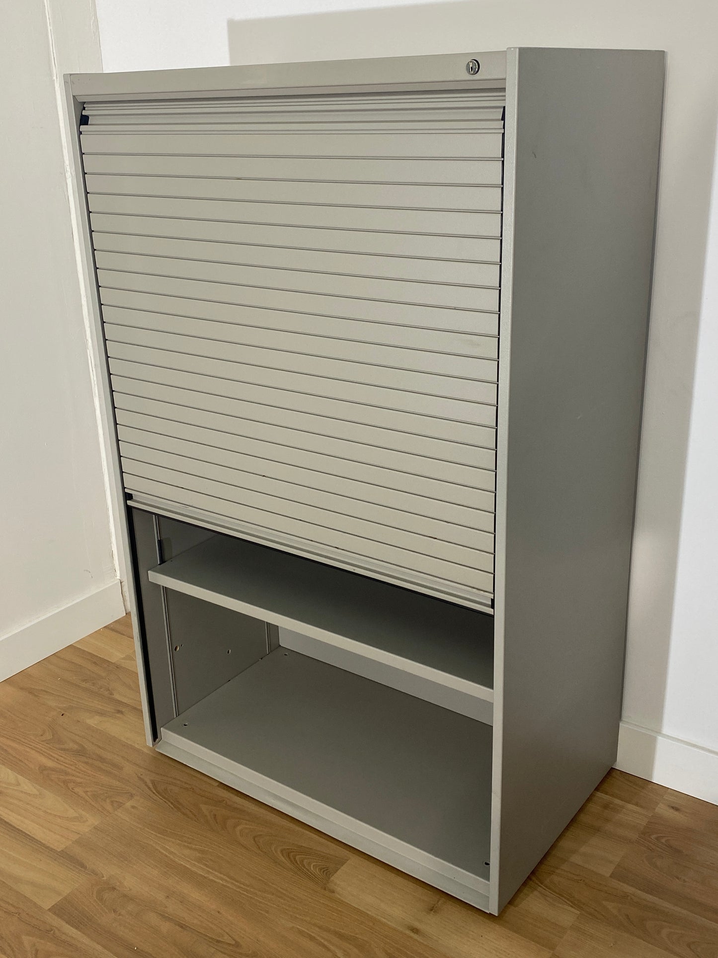 ARMARIO MEDIANO, GRIS, METALICO, PERSIANA 130X80X47