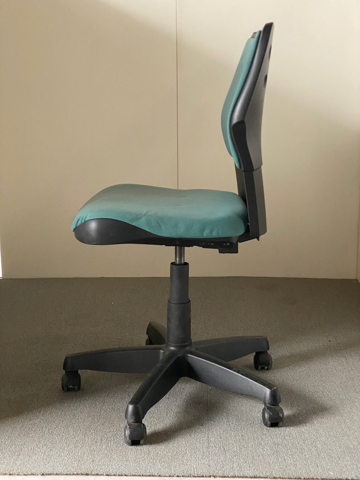 SILLA STEELCASE SIN BRAZOS