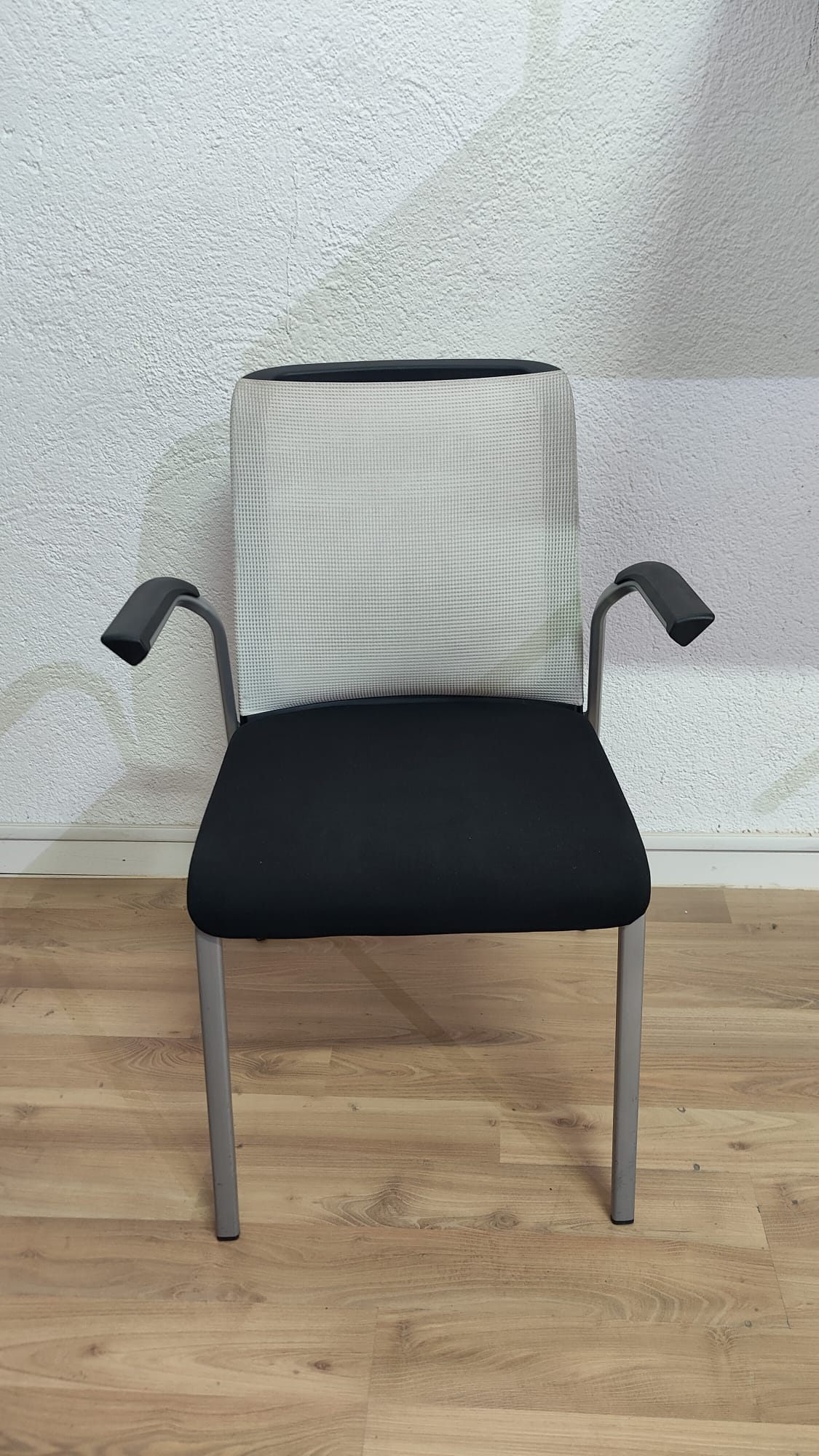 SILLA CONFIDENTE RESPALDO BLANCO BRAZOS E.O.