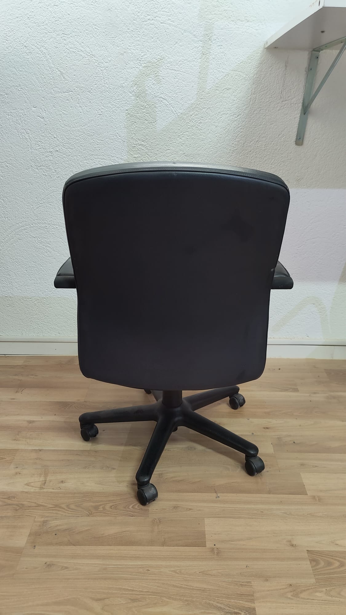 SILLA OPERATIVA DIRECCION CUERO AZUL MARINO