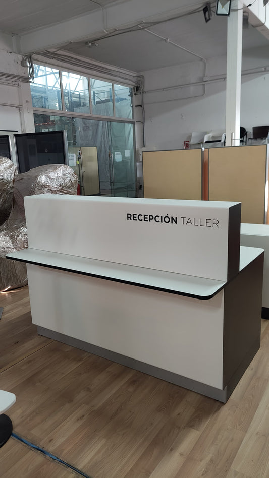 MOSTRADOR DE RECEPCIÓN