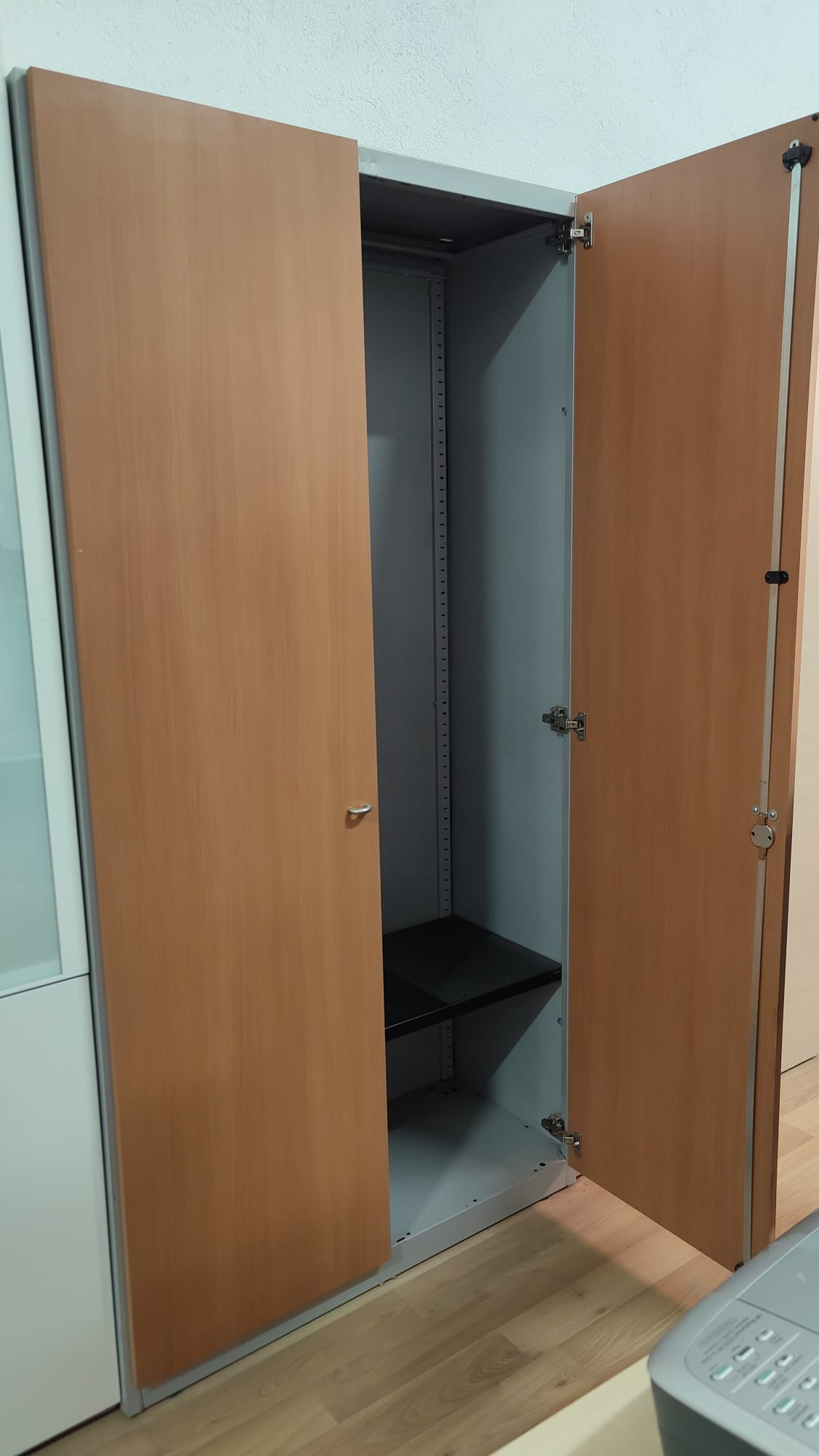 ARMARIO ALTO CEREZO MADERA Y METAL 197X100X50