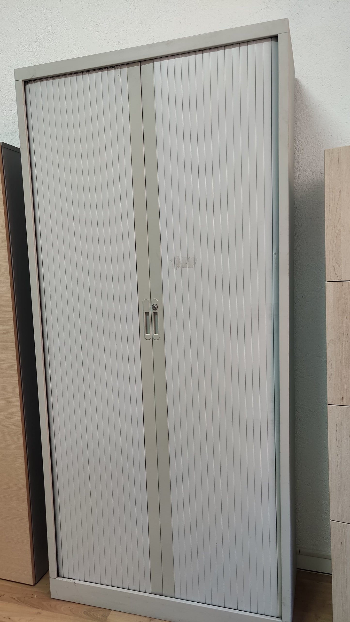 ARMARIO ALTO GRIS, CORREDERA, METALICO 219X102,5X45