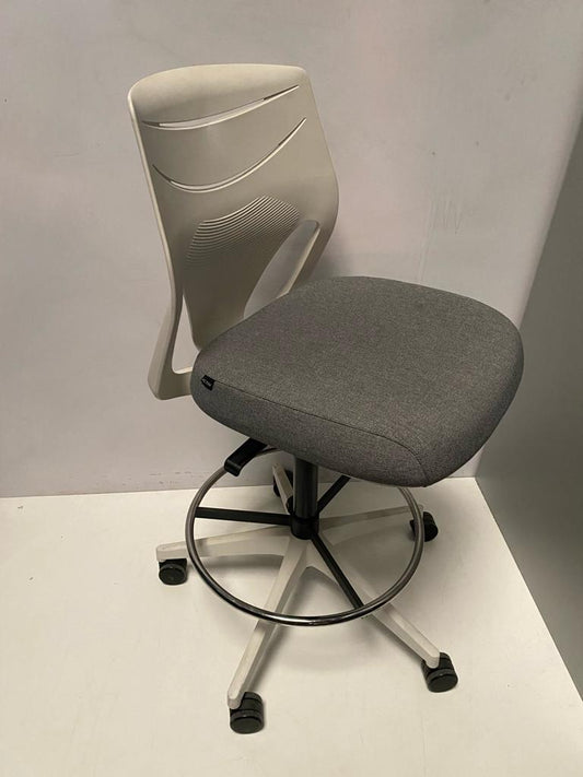 SILLA CONFIDENTE BLANCA Y GRIS ACTIU