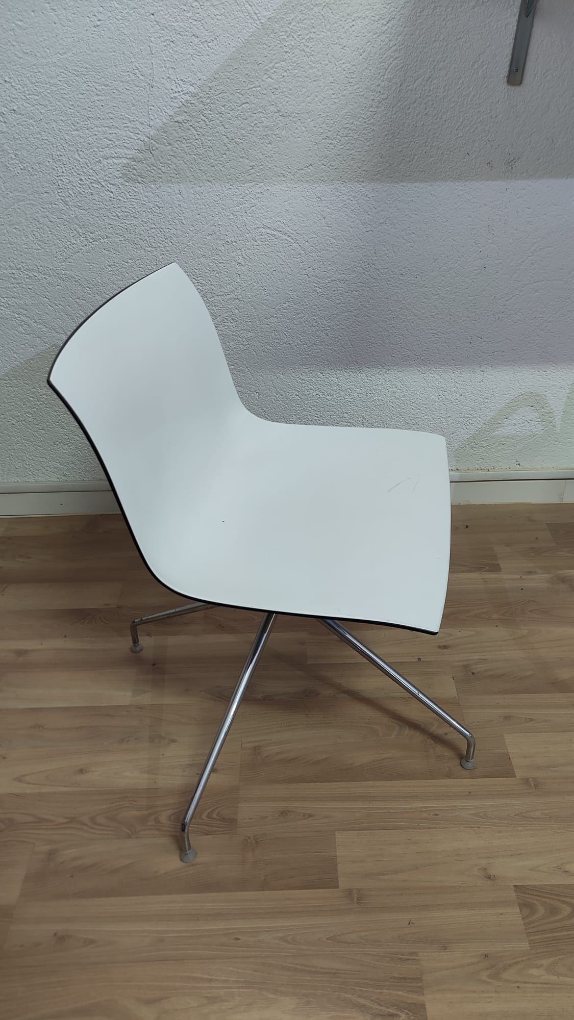 SILLA CONFIDENTE GIRATORIA BLANCA NEGRA