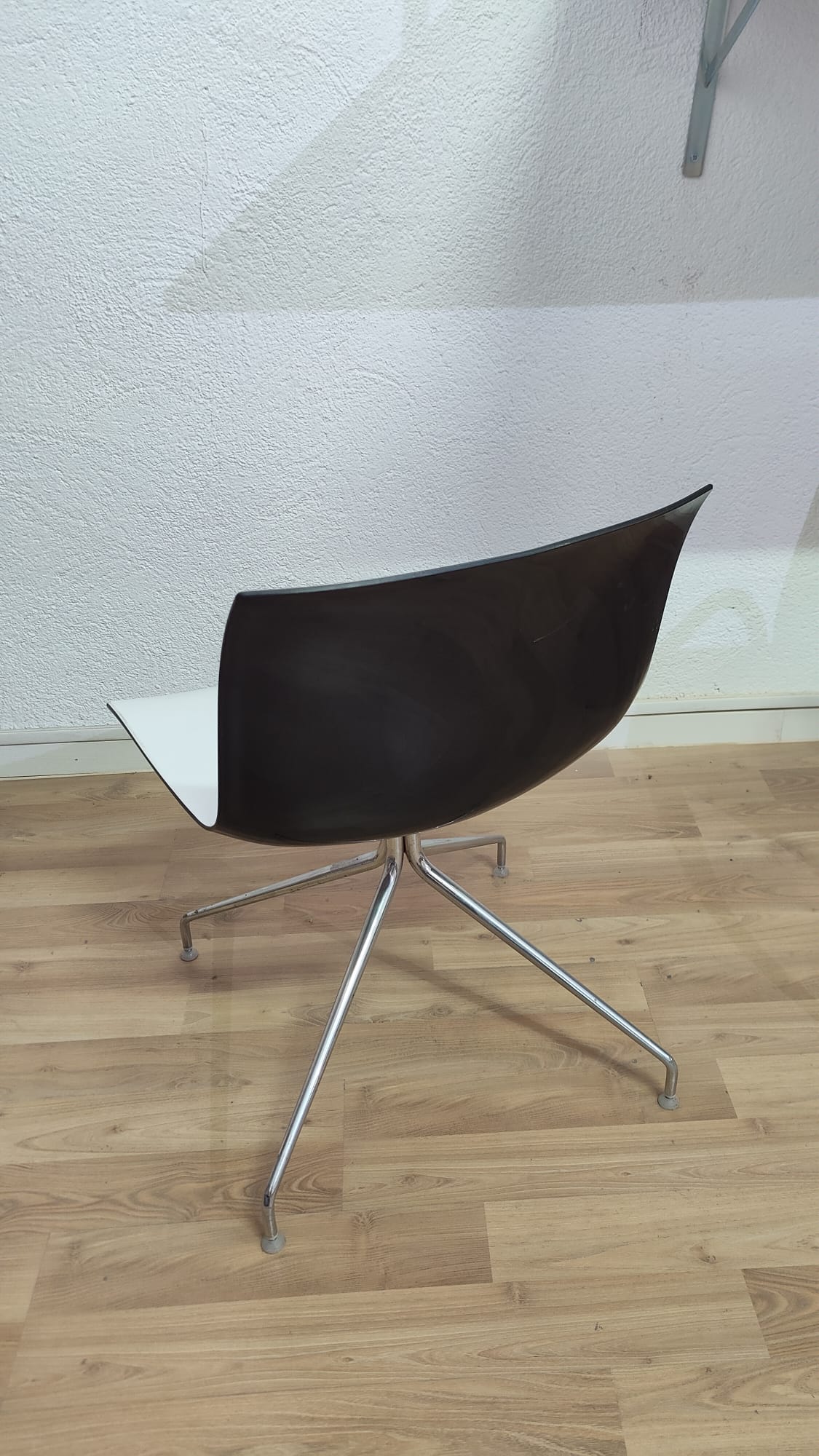 SILLA CONFIDENTE GIRATORIA BLANCA NEGRA