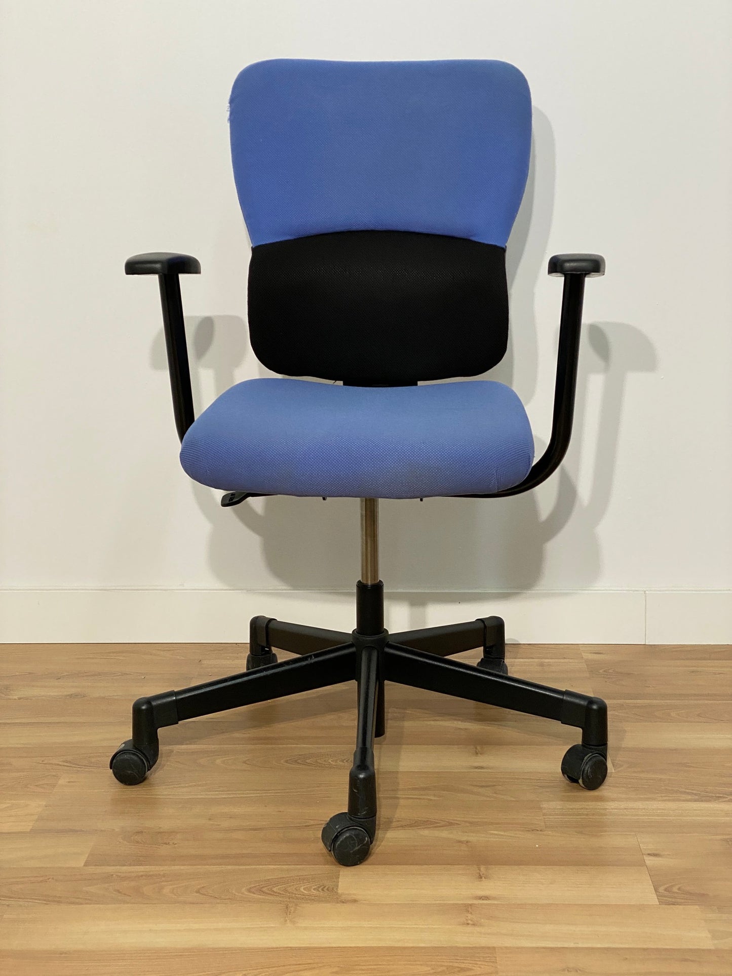 SILLA OPERATIVA STEELCASE MODELO LETS B