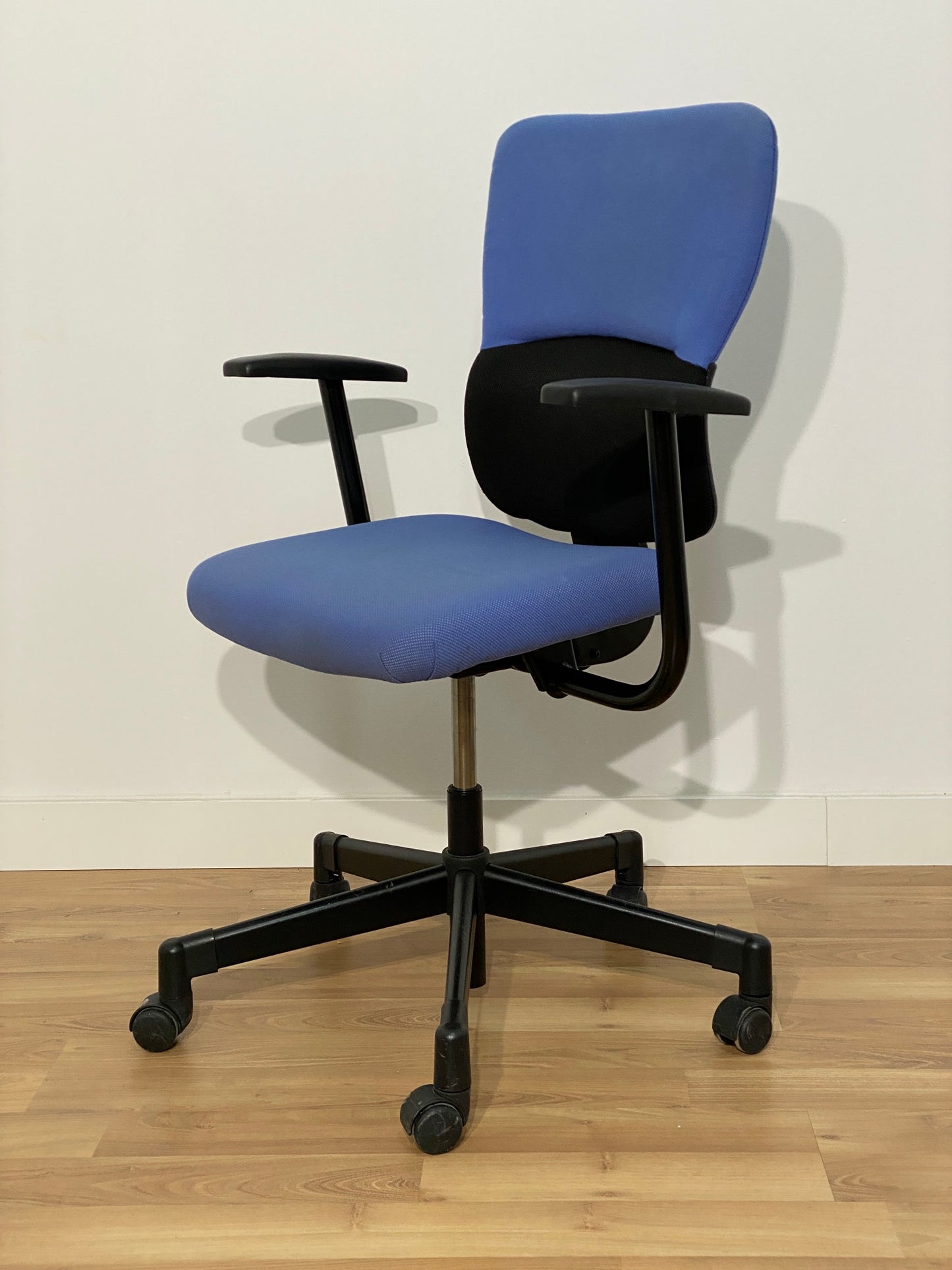 SILLA OPERATIVA STEELCASE MODELO LETS B