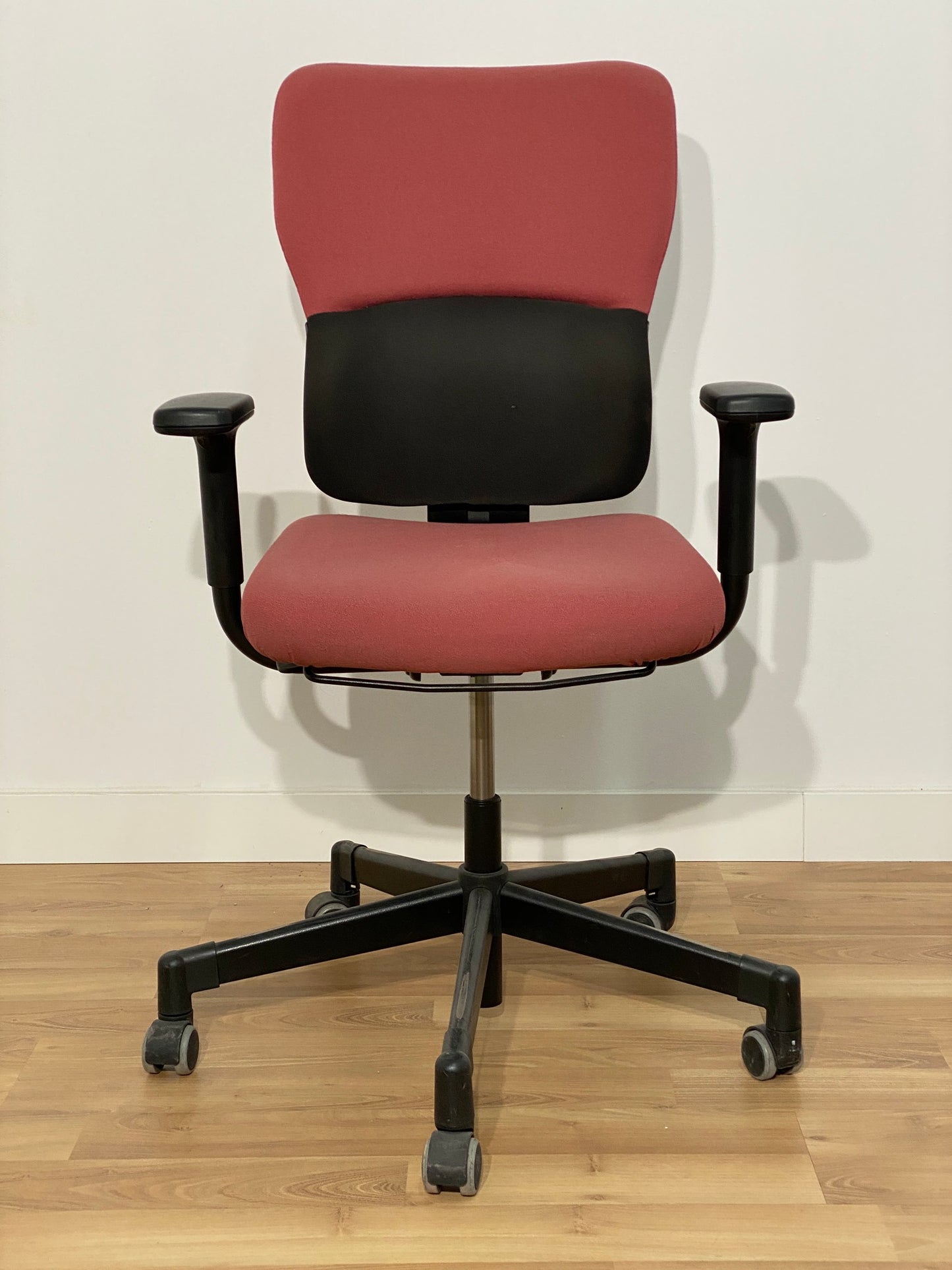 SILLA OPERATIVA STEELCASE MODELO LETS B
