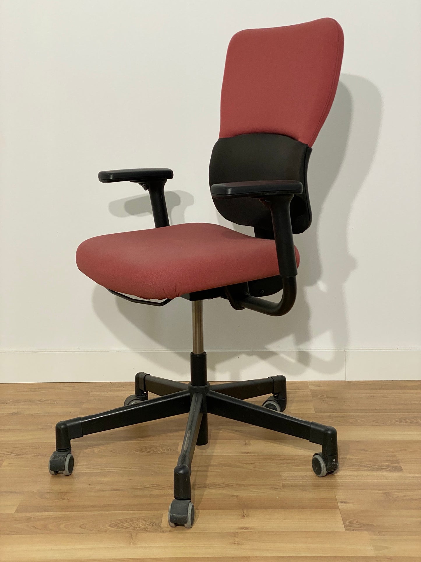 SILLA OPERATIVA STEELCASE MODELO LETS B